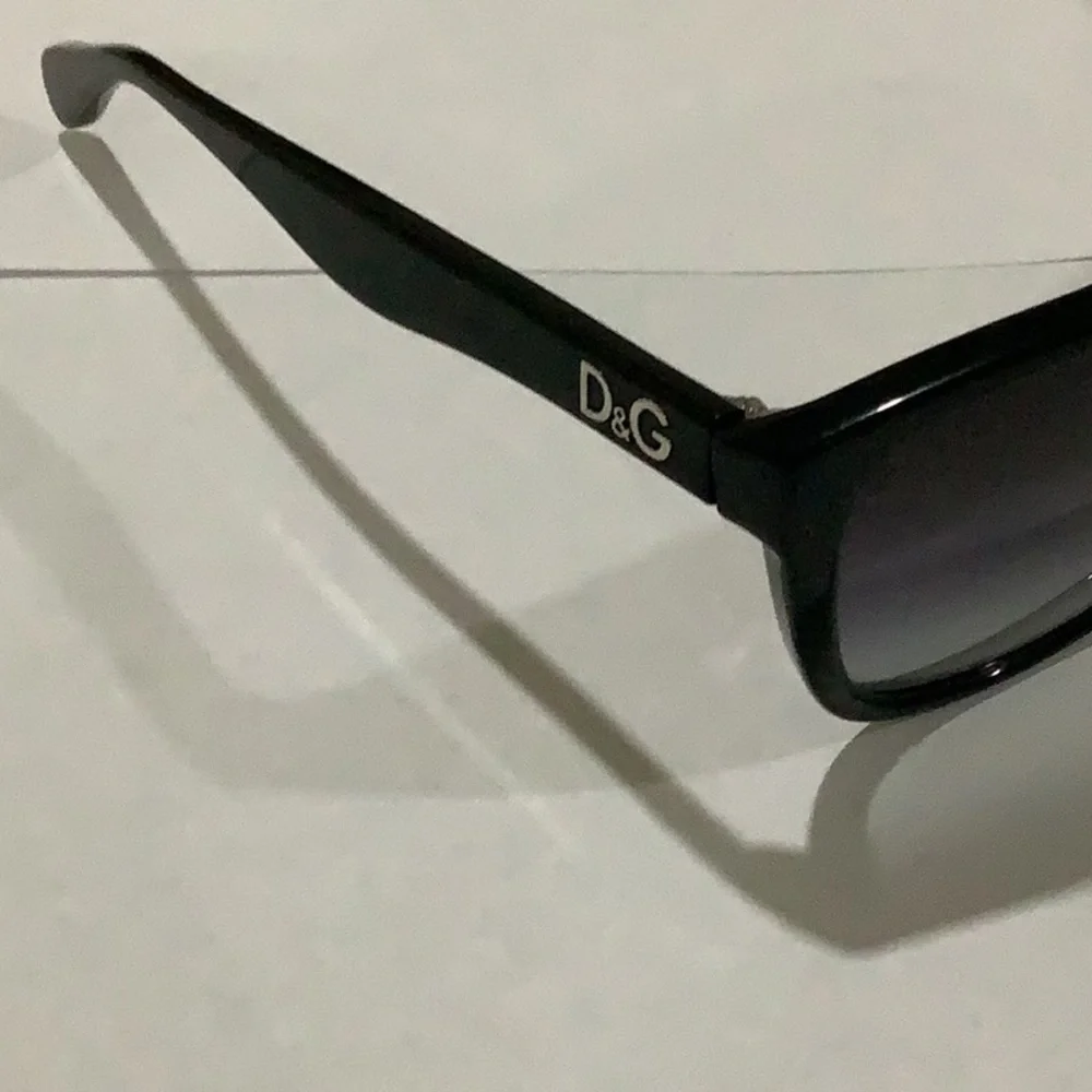 DOLCE & GABBANA Black Cat-Eye Style Sunglasses - Picture 2 of 8